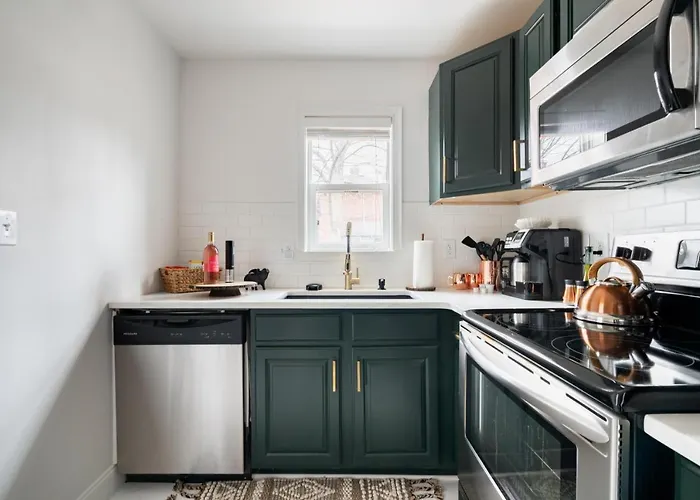 Jungle House Luxury Homes - Downtown Short North - Steps To Convention Center & Nationwide Arena - Sleeps Up To 10 - Free Parking - Over 5,800 Five Stars * Columbus