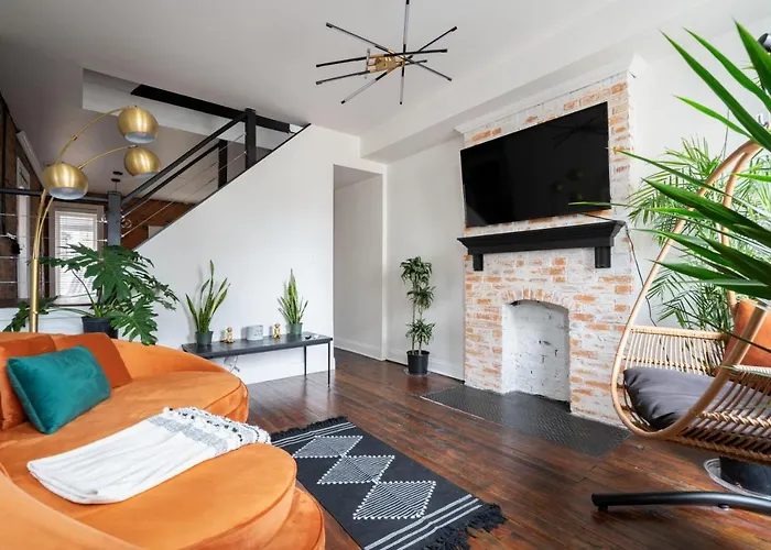 Jungle House Luxury Homes - Downtown Short North - Steps To Convention Center & Nationwide Arena - Sleeps Up To 10 - Free Parking - Over 5,800 Five Stars Holiday home