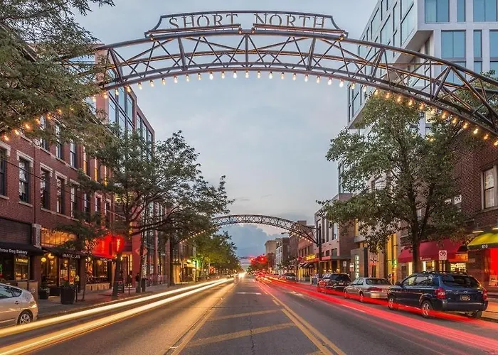 Jungle House Luxury Homes - Downtown Short North - Steps To Convention Center & Nationwide Arena - Sleeps Up To 10 - Free Parking - Over 5,800 Five Stars Columbus