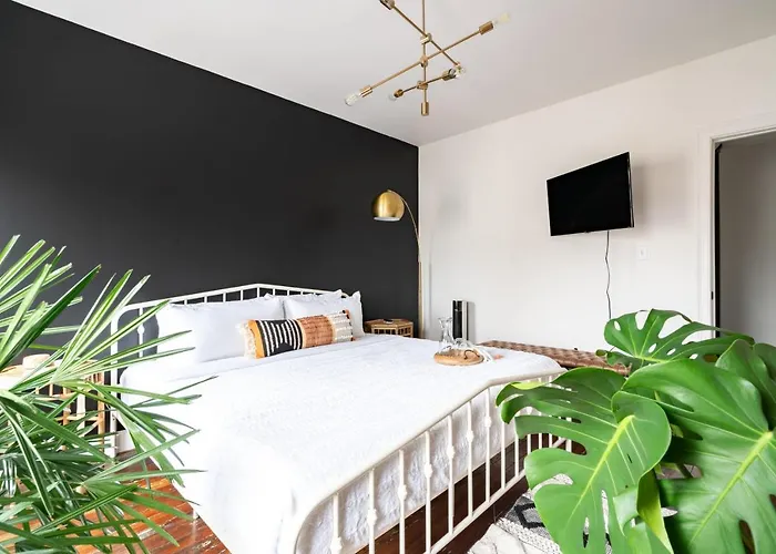 Jungle House Luxury Homes - Downtown Short North - Steps To Convention Center & Nationwide Arena - Sleeps Up To 10 - Free Parking - Over 5,800 Five Stars * Columbus
