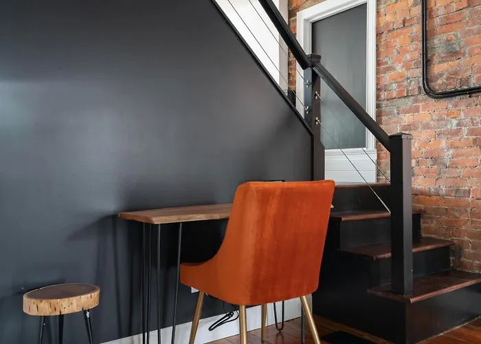 Jungle House Luxury Homes - Downtown Short North - Steps To Convention Center & Nationwide Arena - Sleeps Up To 10 - Free Parking - Over 5,800 Five Stars Holiday home Columbus