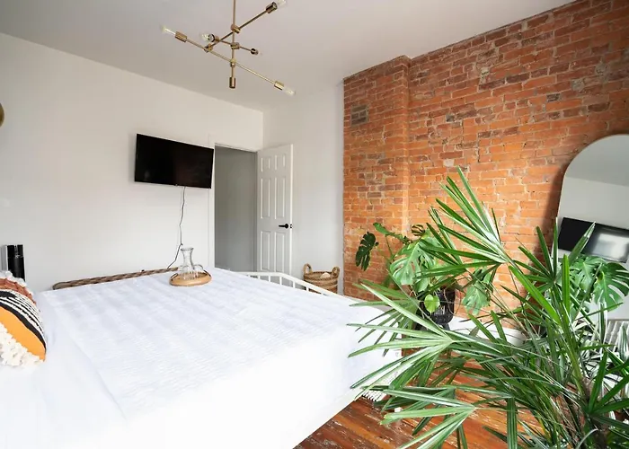 Holiday home Jungle House Luxury Homes - Downtown Short North - Steps To Convention Center & Nationwide Arena - Sleeps Up To 10 - Free Parking - Over 5,800 Five Stars Columbus